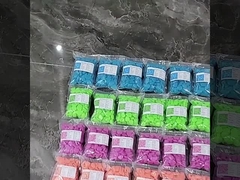 Bể cá trang trí màu vàng Sân vườn sáng sỏi Bề mặt thạch anh