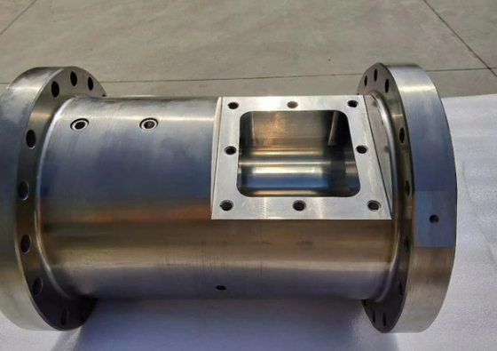 Thùng máy đùn trục vít đôi cho Leistritz trong các ứng dụng xử lý polymer