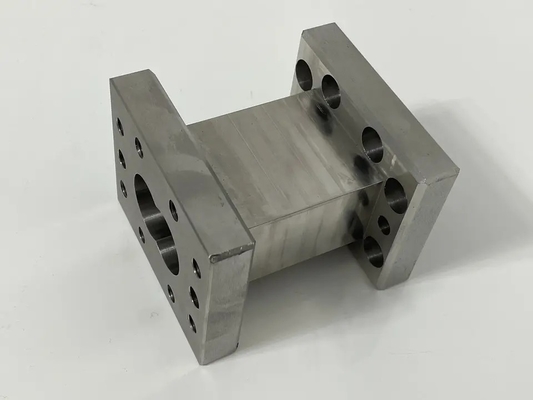 Ứng dụng chống mòn Extruder viền các yếu tố thùng cho pin