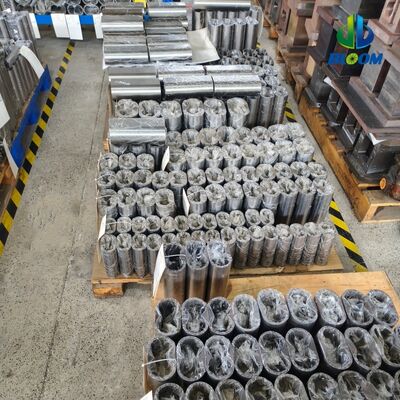 Liner thùng hợp chất Nickel Chrome Tungsten hiệu suất cao cho máy ép vít đôi với độ bền nhiệt độ 600 °C và độ cứng HRC 58-62