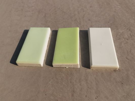 Nhựa phát sáng trong ngói tối để trang trí nhà