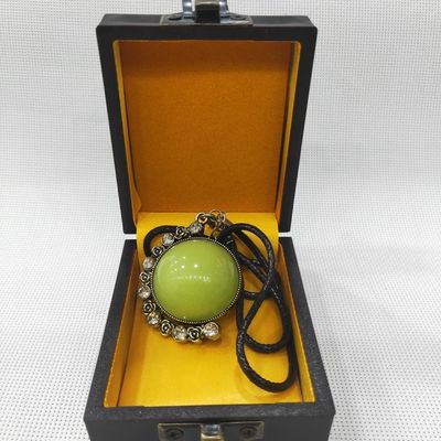 Mặt dây chuyền đá phát quang miễn phí độc tố phóng xạ nữ