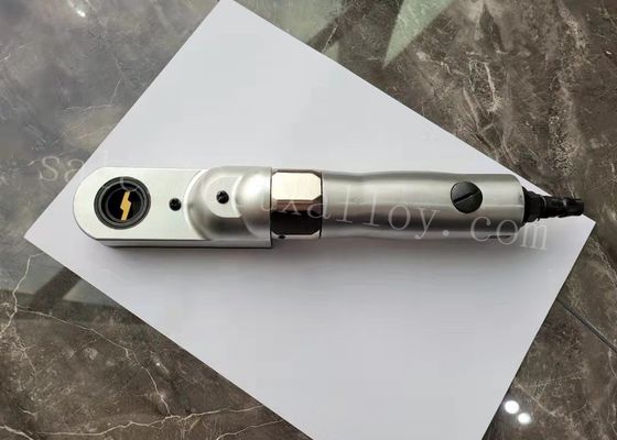 Đánh bóng mũ lưỡi trai bằng khí nén với một bộ cắt và giá đỡ